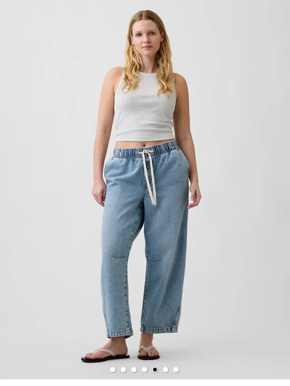 GAP Women's Viral Mid Rise SuperSoft Pull-On Barrel Jeans